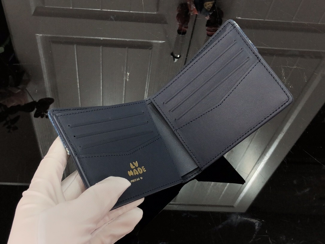 LV SLENDER wallet M81020