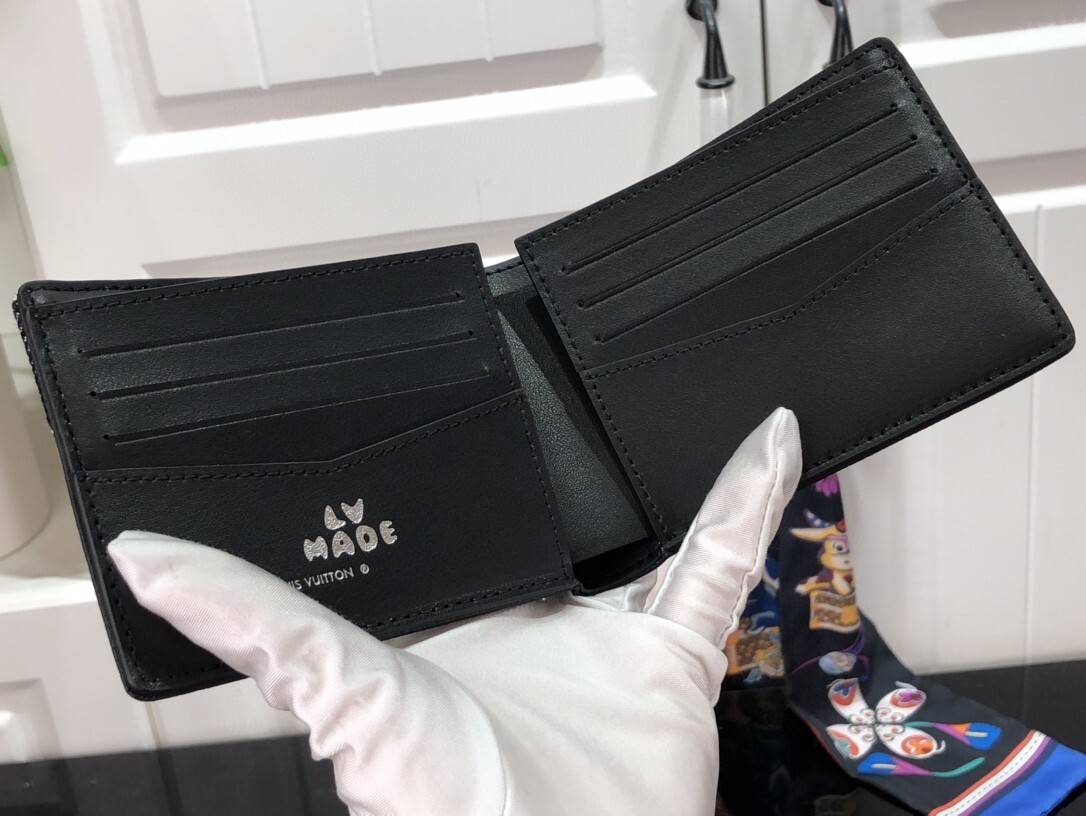 LV SLENDER wallet M81020