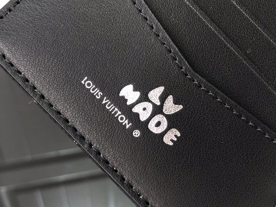 LV SLENDER wallet M81020