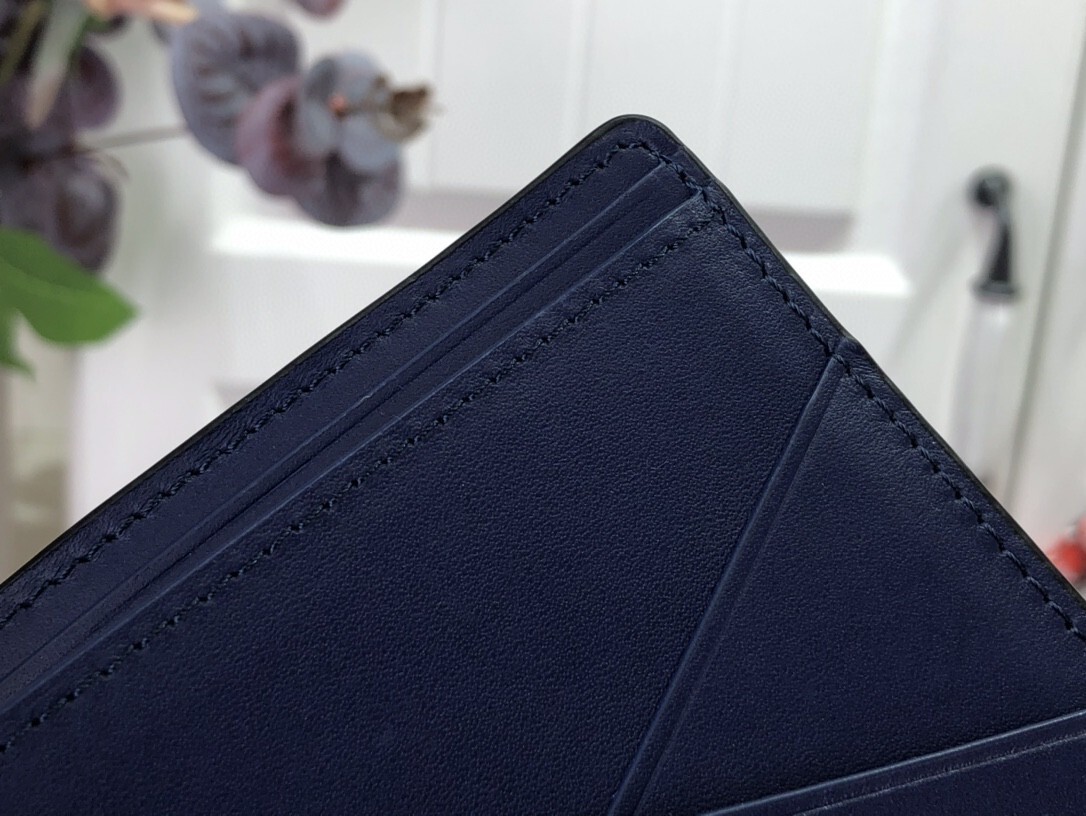 LV SLENDER wallet M81404