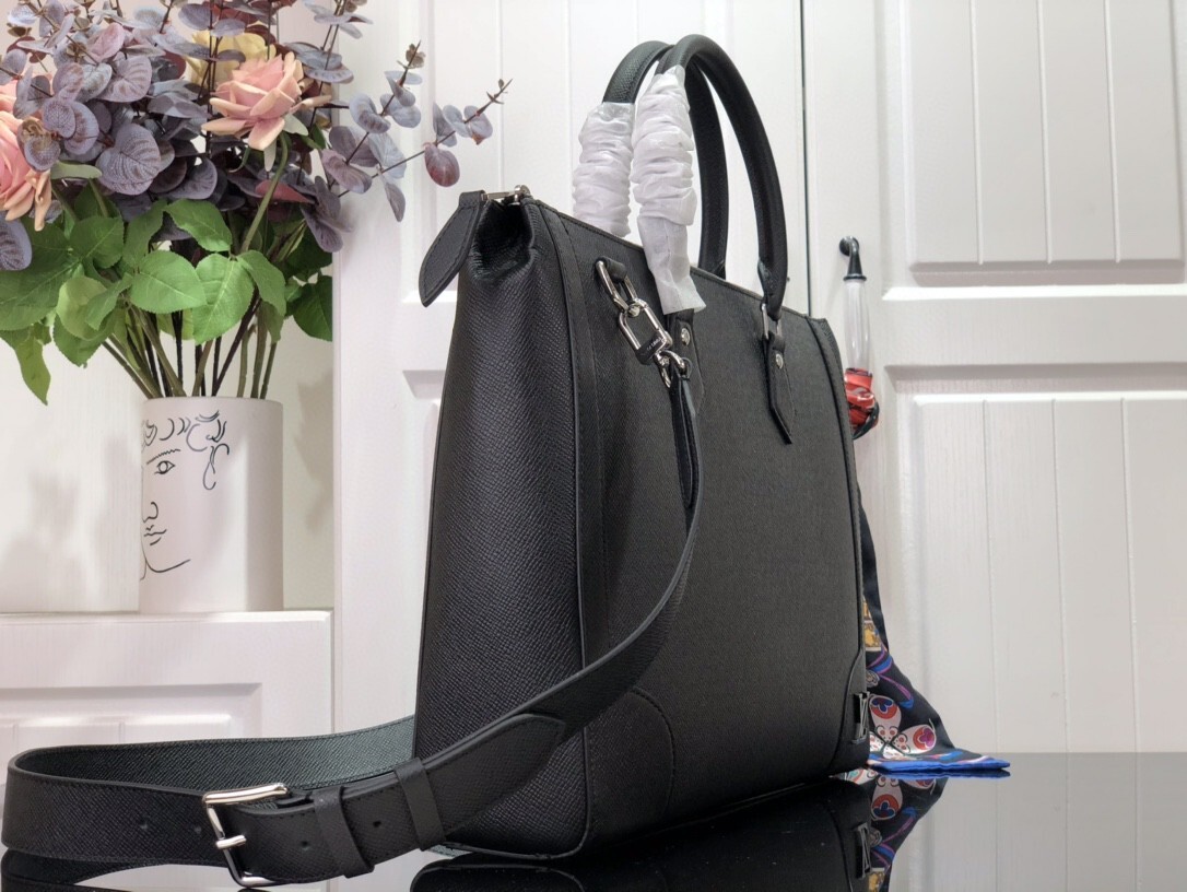 LV SLIM BRIEFCASE M30810