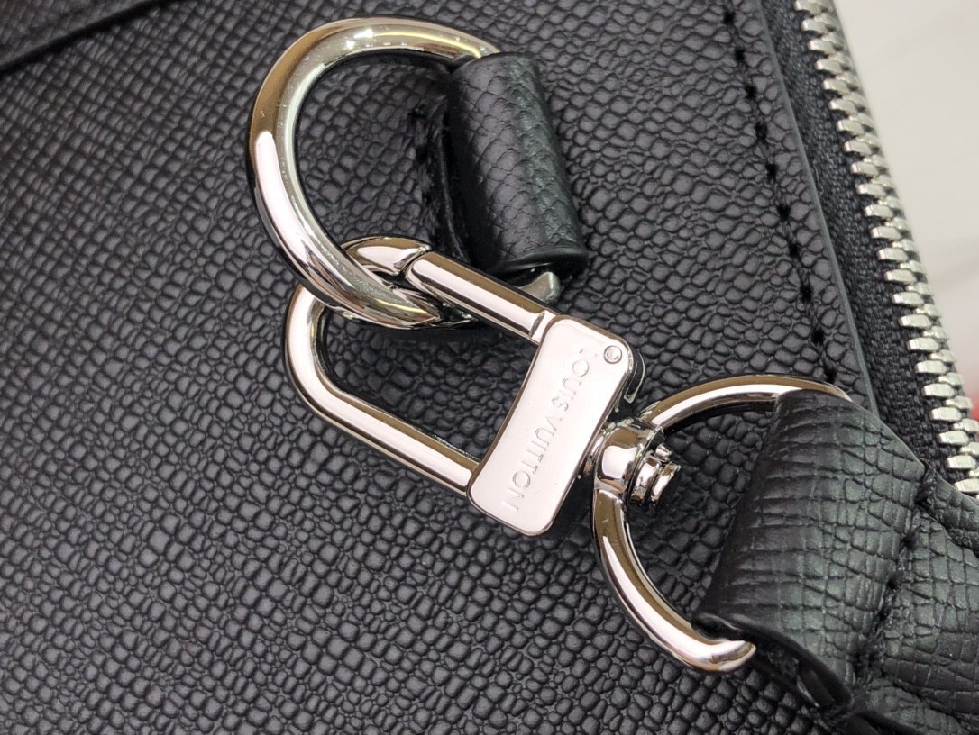 LV SLIM BRIEFCASE M30810