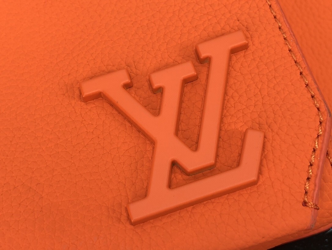 LV SLINGBAG M57081