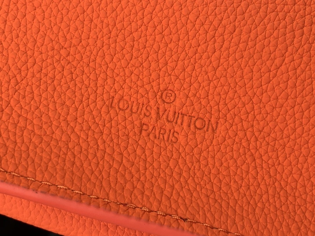 LV SLINGBAG M57081