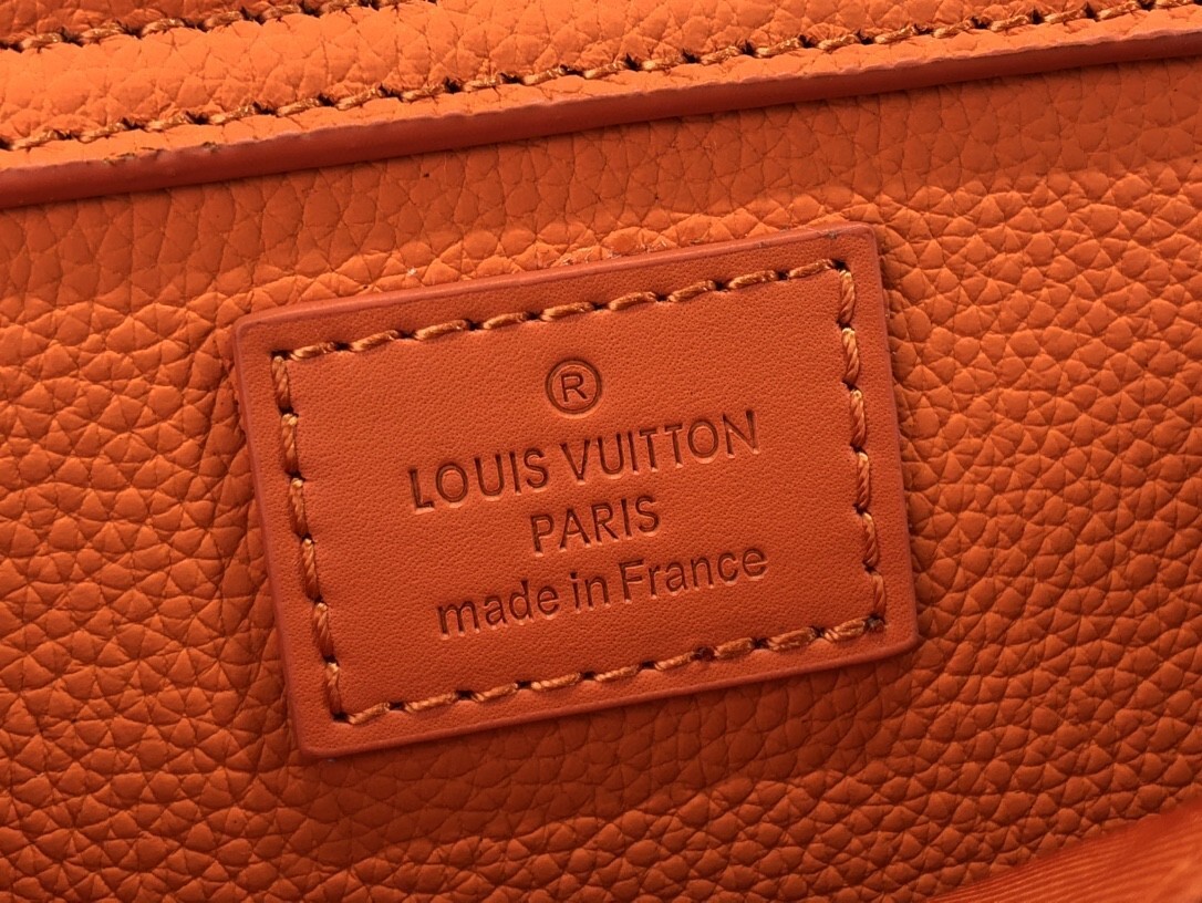 LV SLINGBAG M57081