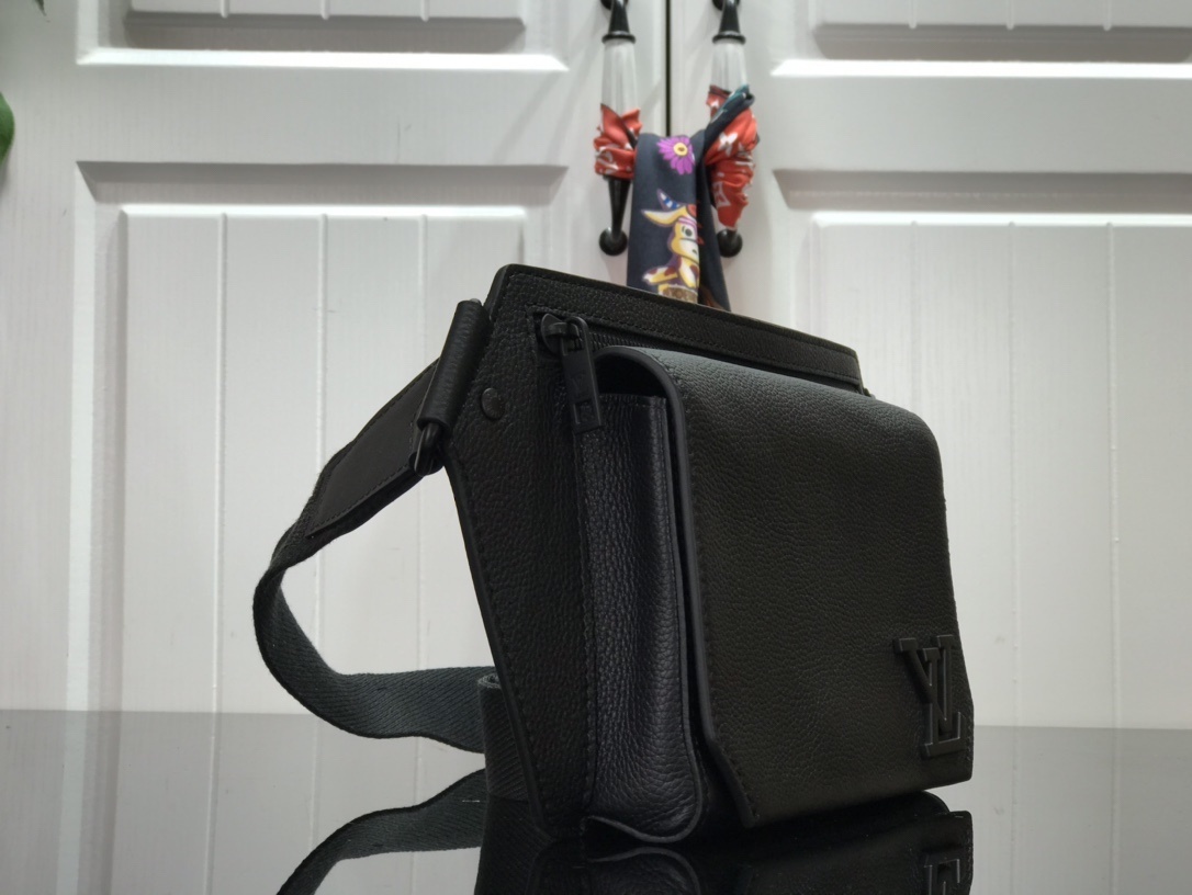 LV SLINGBAG M57081