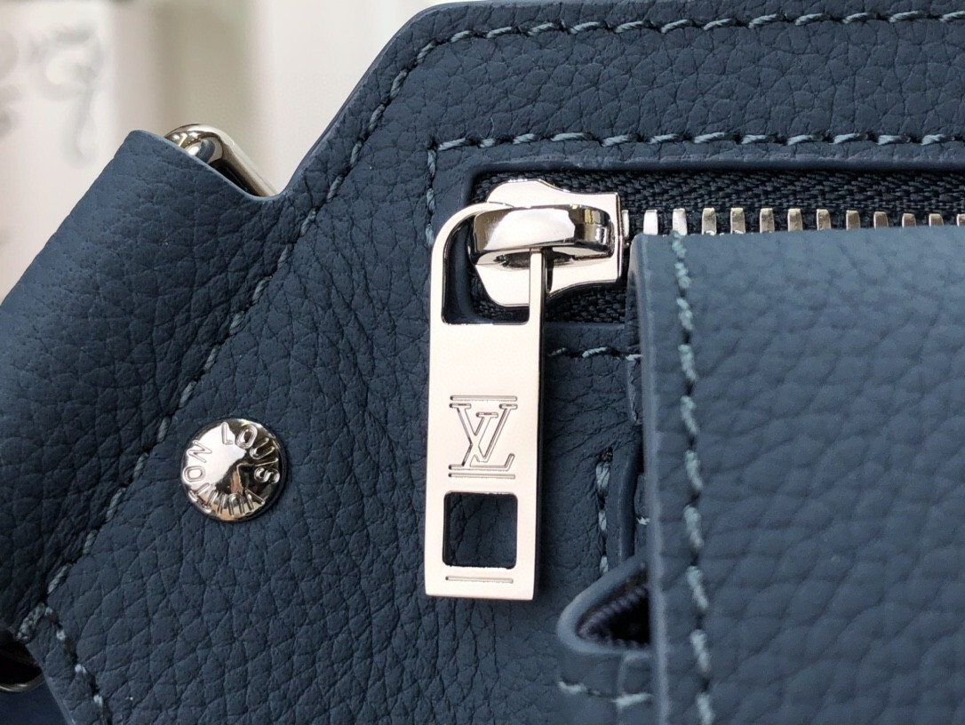 LV SLINGBAG M57081