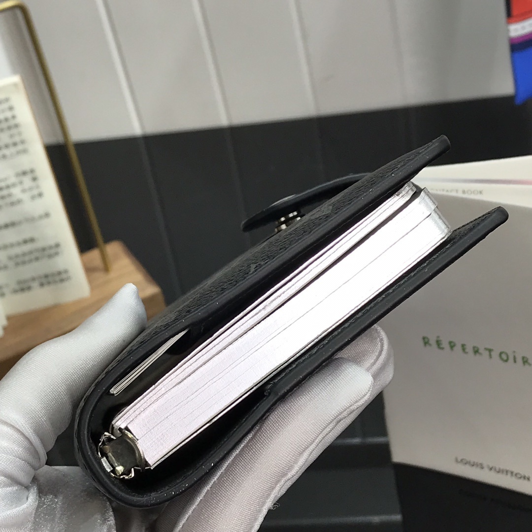 LV Small Notepad R20005