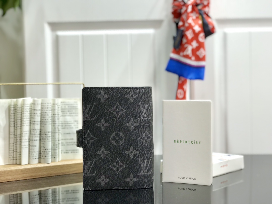 LV Small Notepad R20005