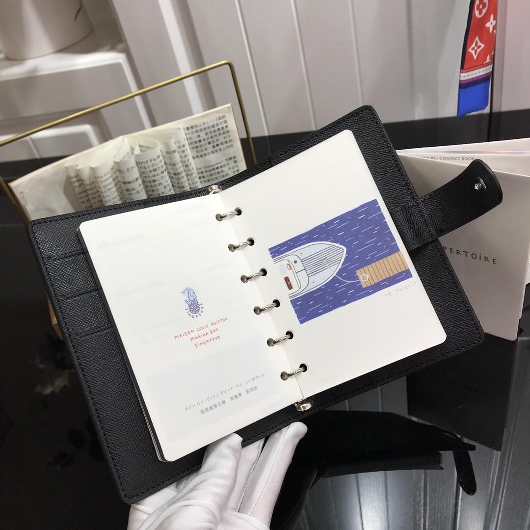 LV Small Notepad R20005