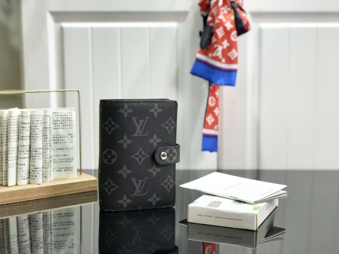 LV Small Notepad R20005