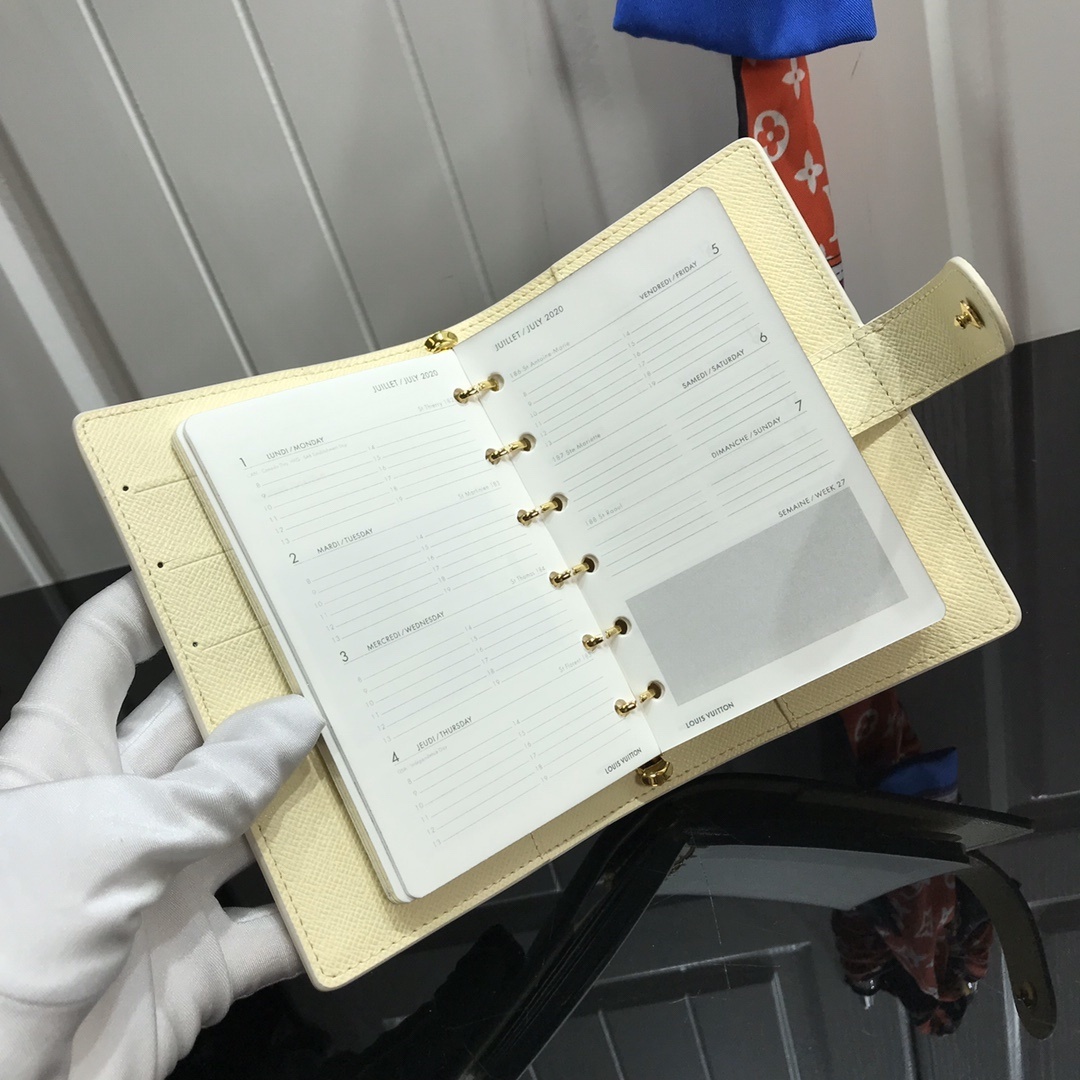 LV Small Notepad R20005