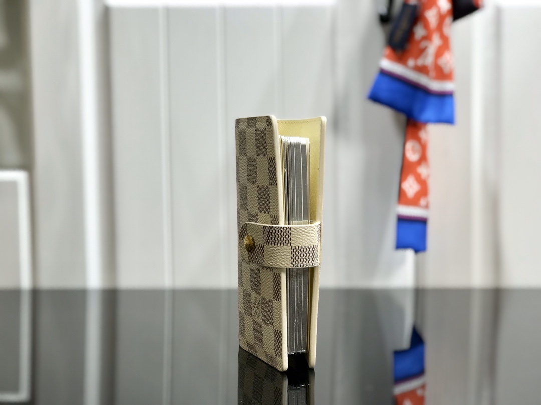 LV Small Notepad R20005