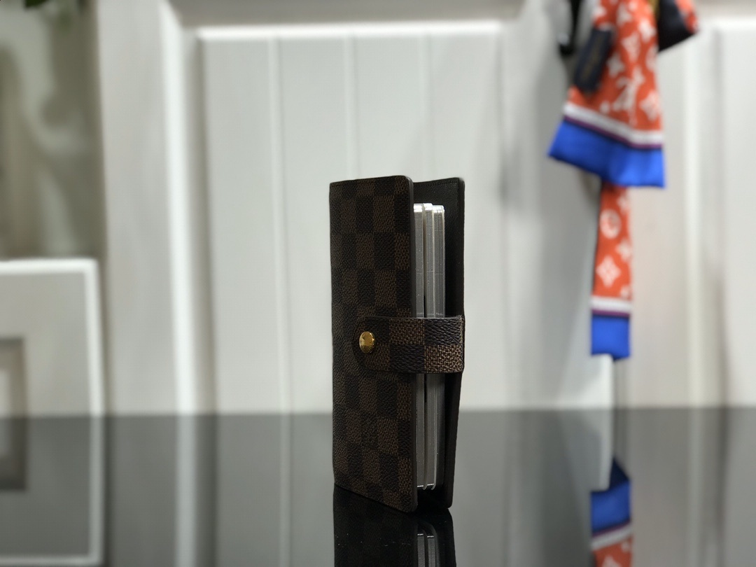LV Small Notepad R20005