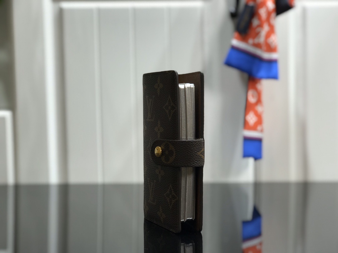 LV Small Notepad R20005