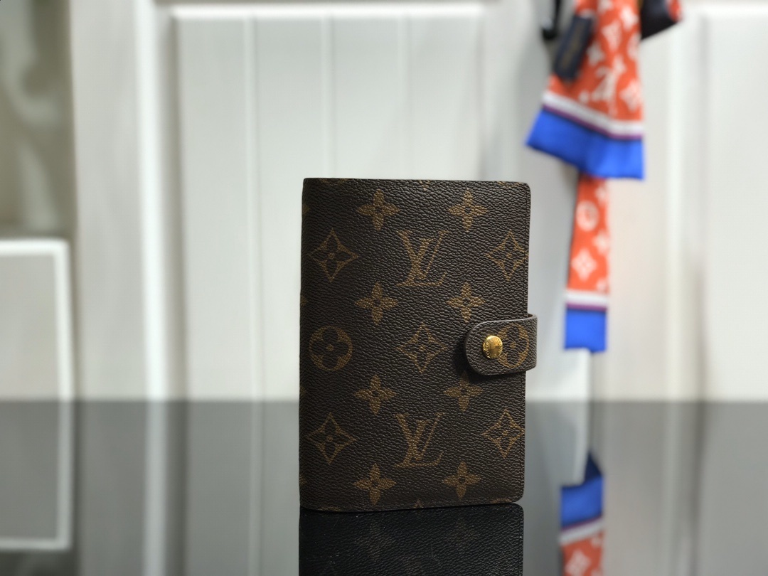 LV Small Notepad R20005