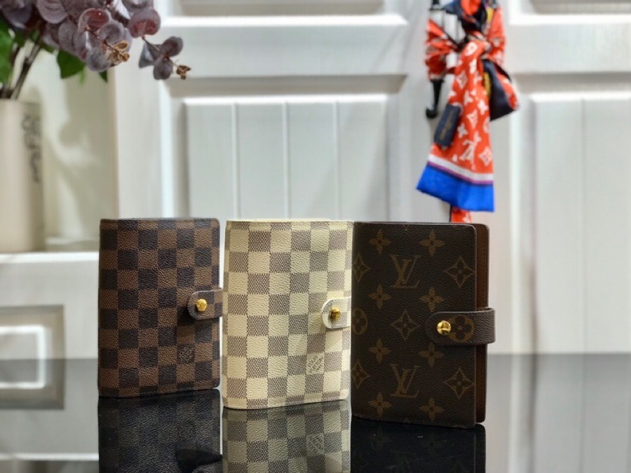 LV Small Notepad R20005