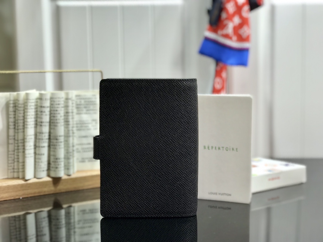 LV Small Notepad R20005