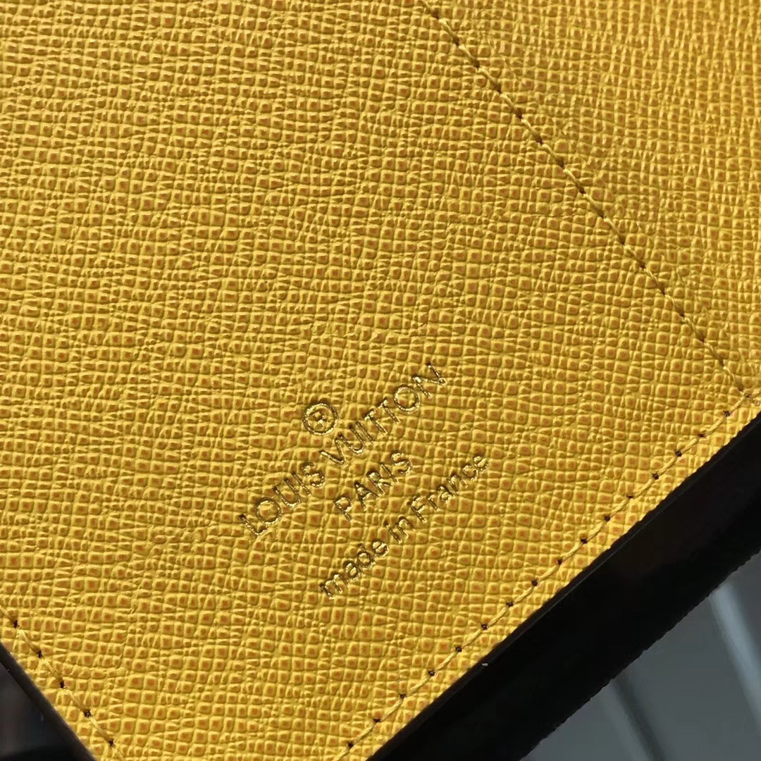 LV SMALL RING AGENDA COVER R20005LY 