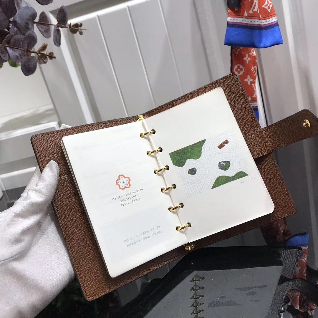 LV SMALL RING AGENDA COVER R20005LY 