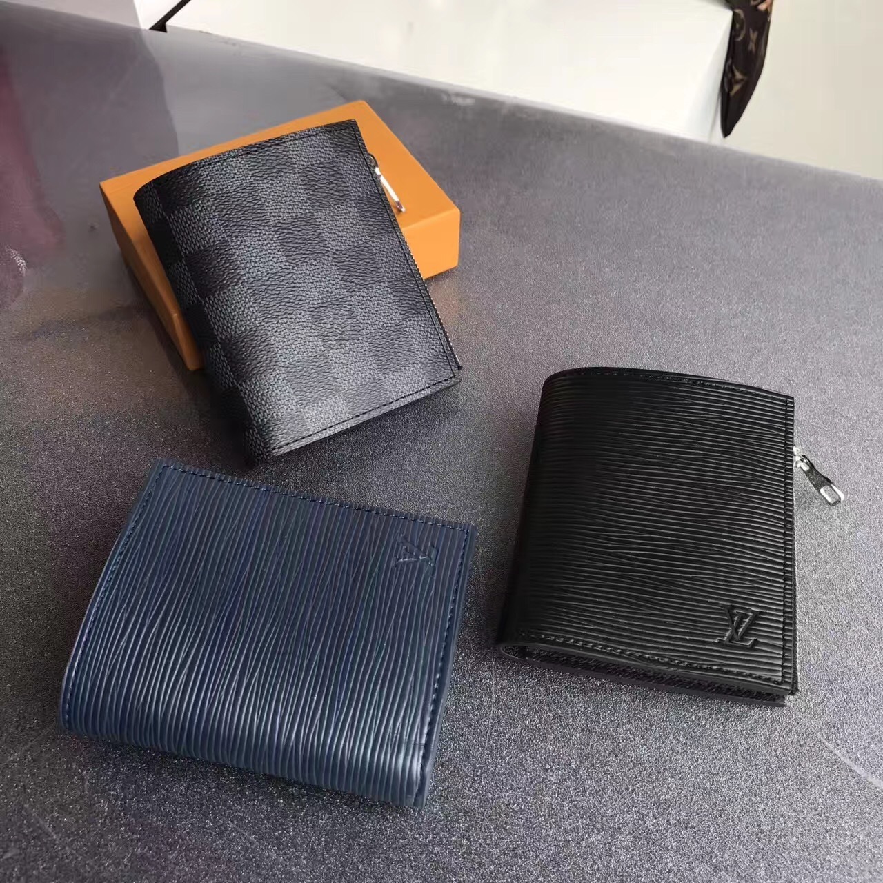 LV SMART Epi wallet M64008