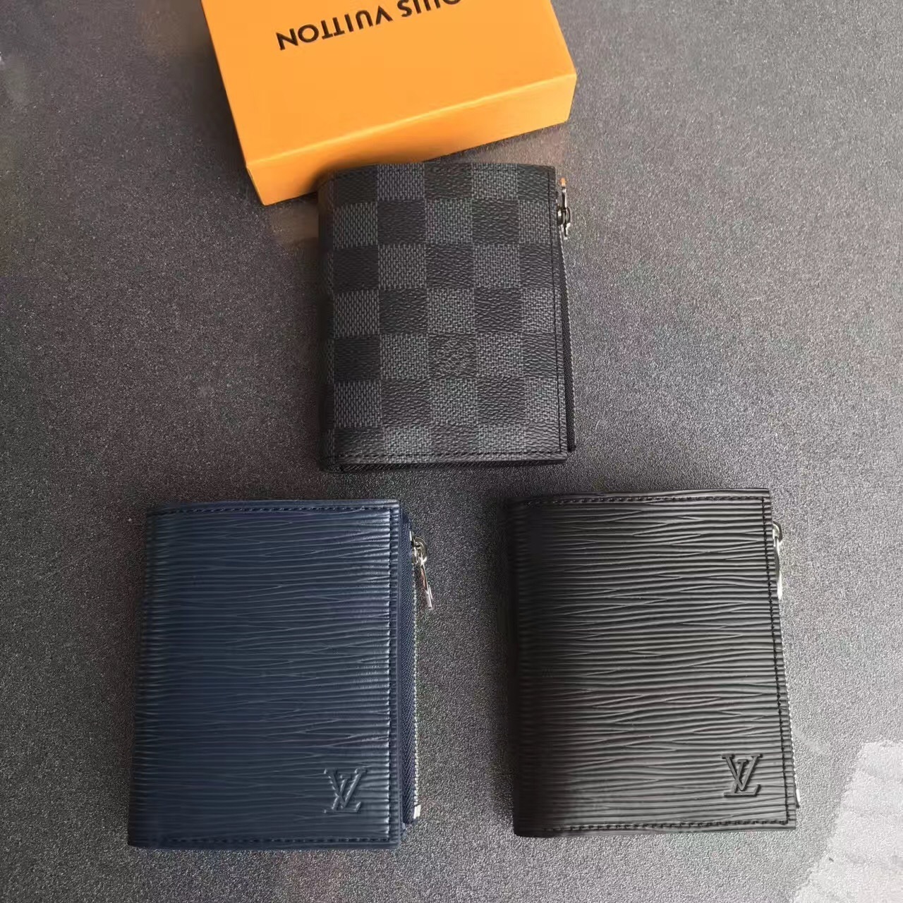 LV SMART Epi wallet M64008