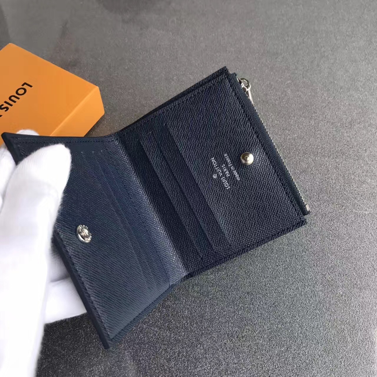 LV SMART Epi wallet M64008