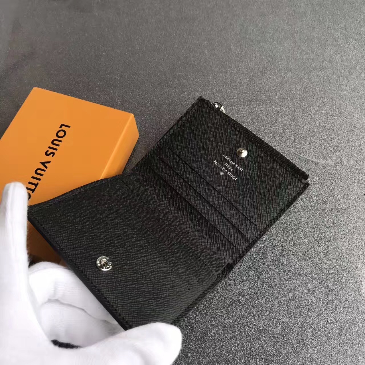 LV SMART Epi wallet M64008