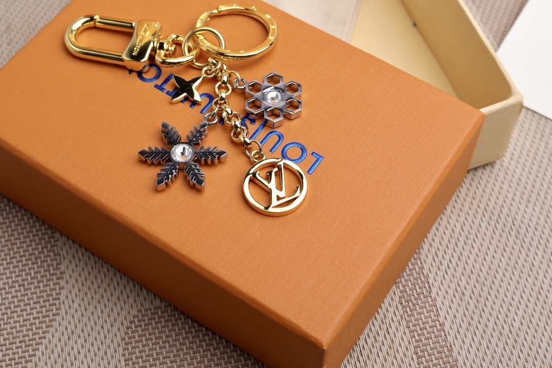LV SNOWFLAKES BAG CHARM AND KEY HOLDER M80240