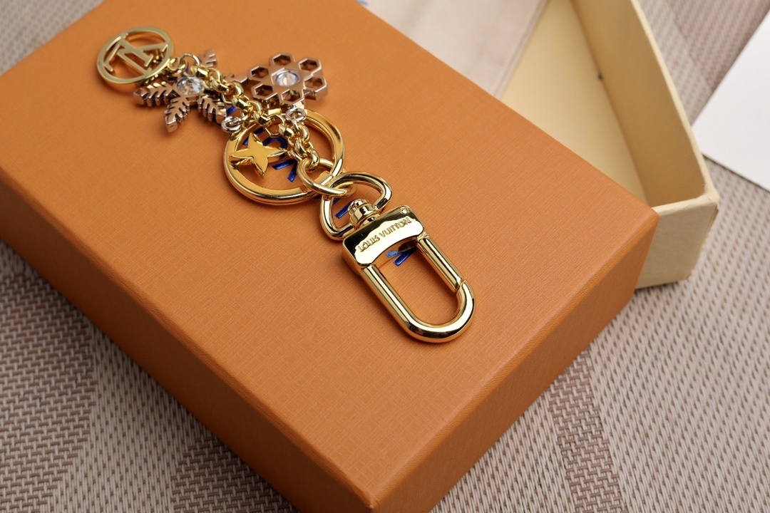 LV SNOWFLAKES BAG CHARM AND KEY HOLDER M80240