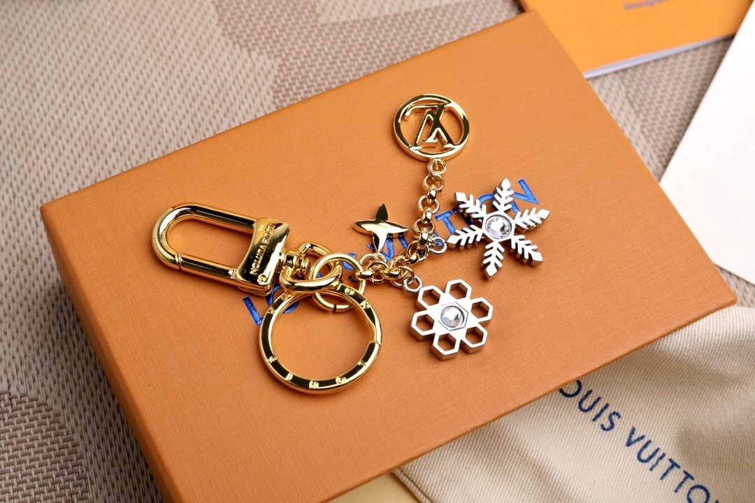 LV SNOWFLAKES BAG CHARM AND KEY HOLDER M80240