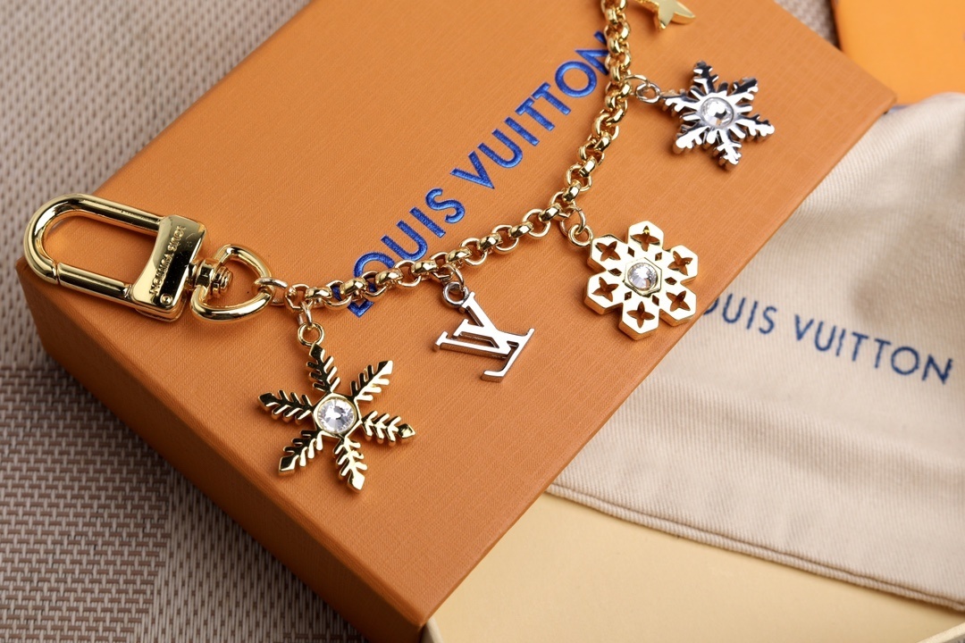 LV SNOWFLAKES CHAIN BAG CHARM M80245 