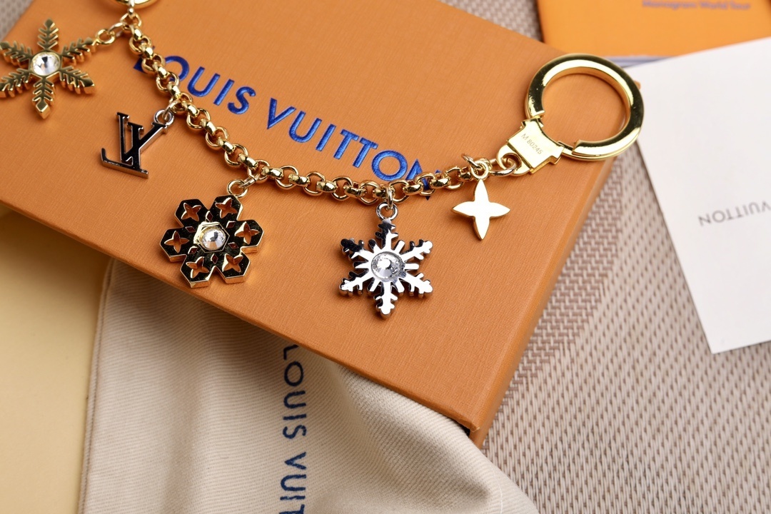 LV SNOWFLAKES CHAIN BAG CHARM M80245 