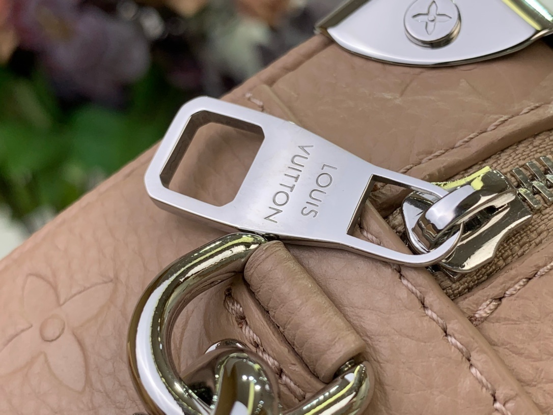 LV soft trunk M13868