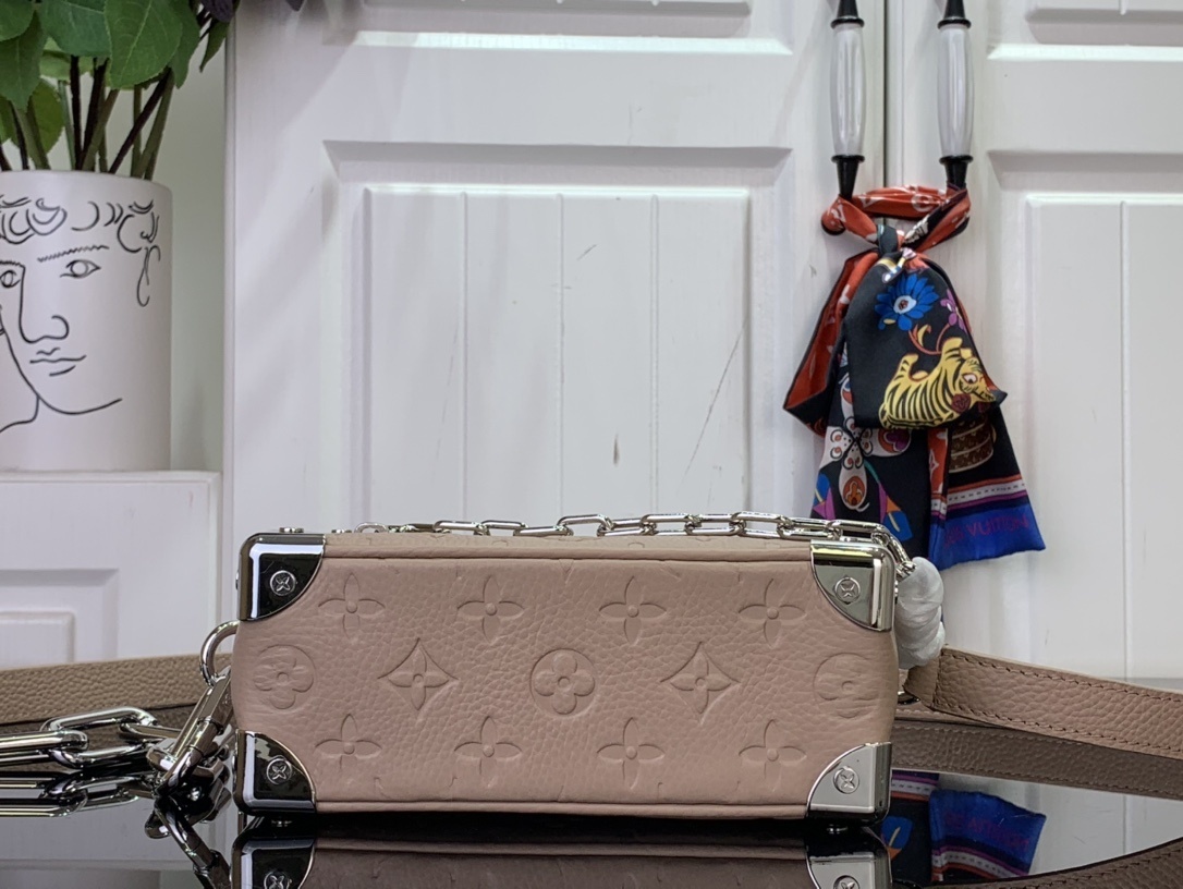 LV soft trunk M13868