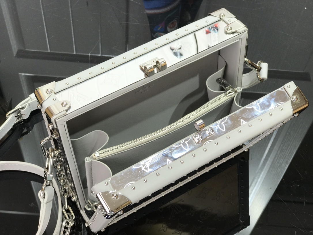 LV SOFT TRUNK M20233 