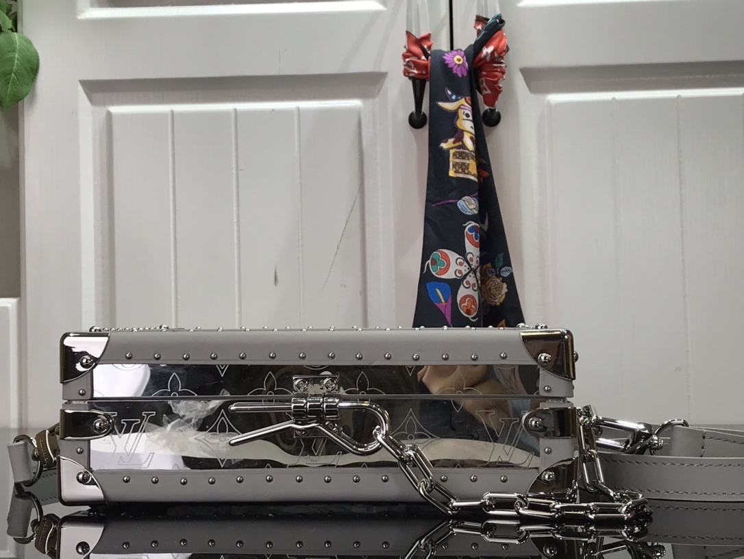 LV SOFT TRUNK M20233 