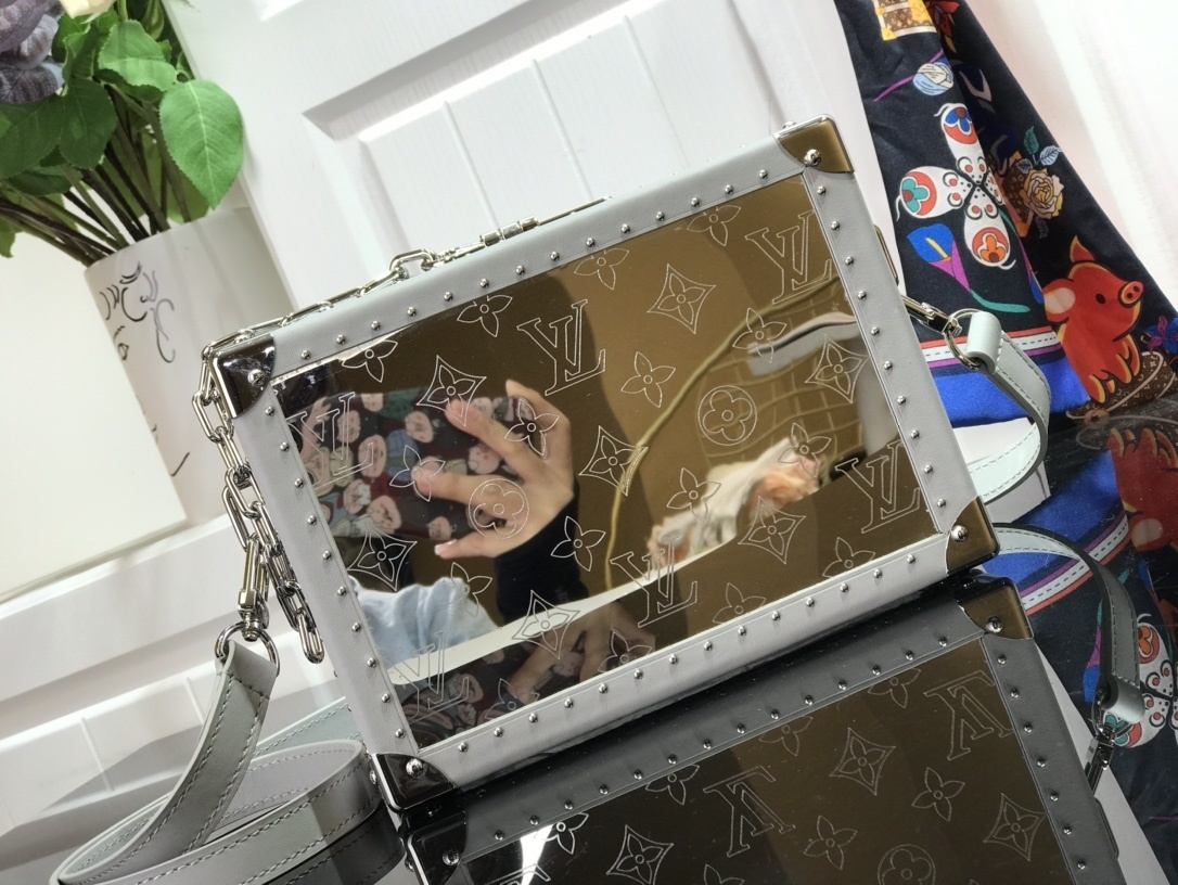 LV SOFT TRUNK M20233 