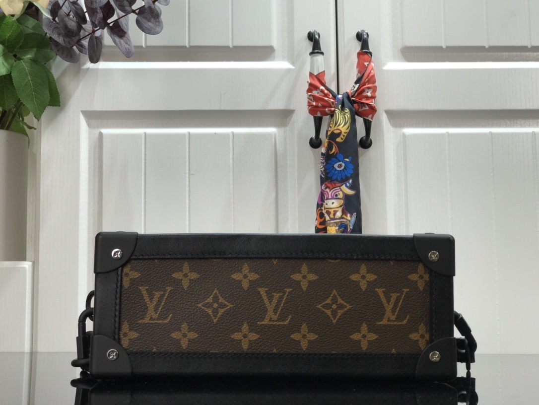 LV SOFT TRUNK M45619