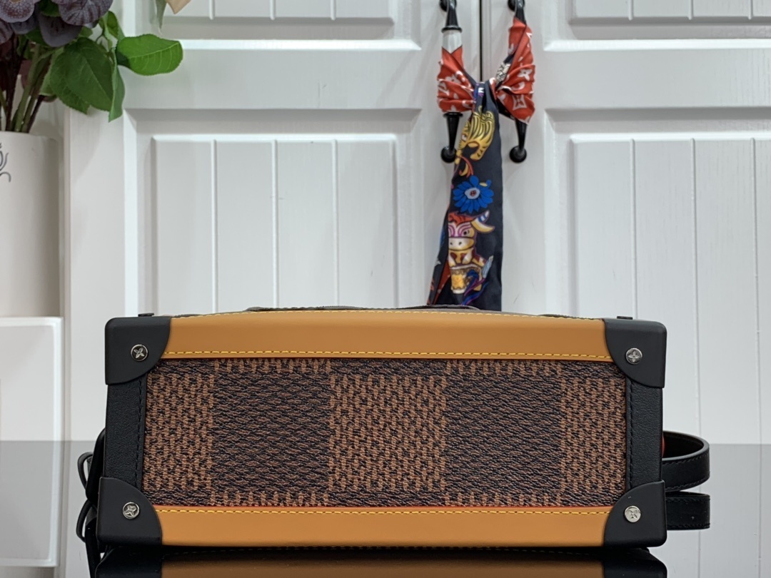 LV SOFT TRUNK N40381