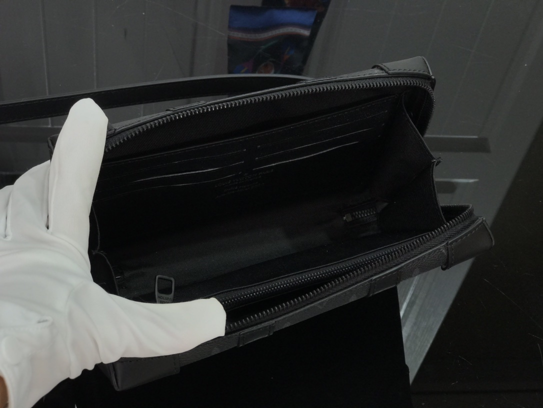 LV SOFT TRUNK wallet M45671