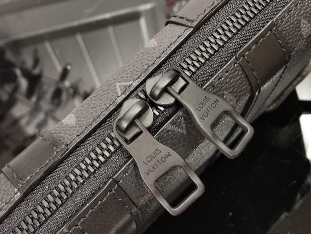 LV SOFT TRUNK wallet M45671