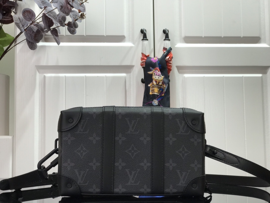 LV SOFT TRUNK wallet M45671