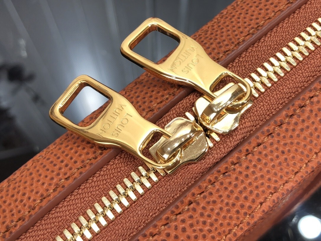 LV SOFT TRUNK WEARABLE BAG M80549 