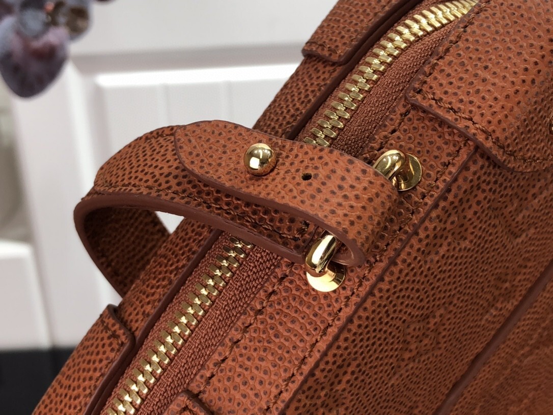 LV SOFT TRUNK WEARABLE BAG M80549 