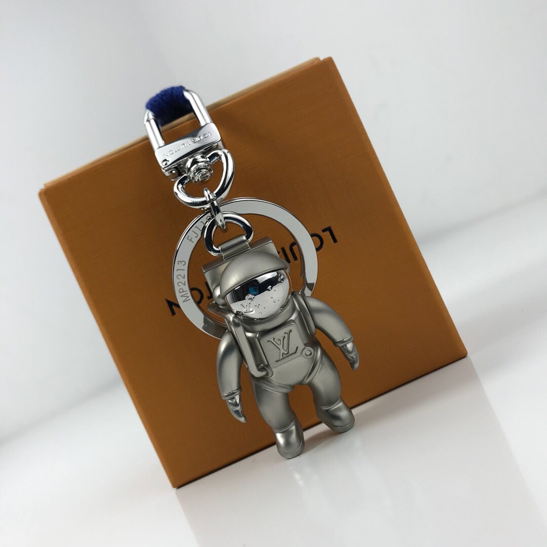LV SPACEMAN KEY HOLDER AND BAG CHARM MP2213