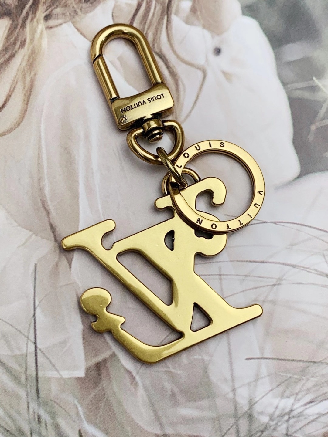 LV SQUARED BAG CHARM AND KEY HOLDER MP2715