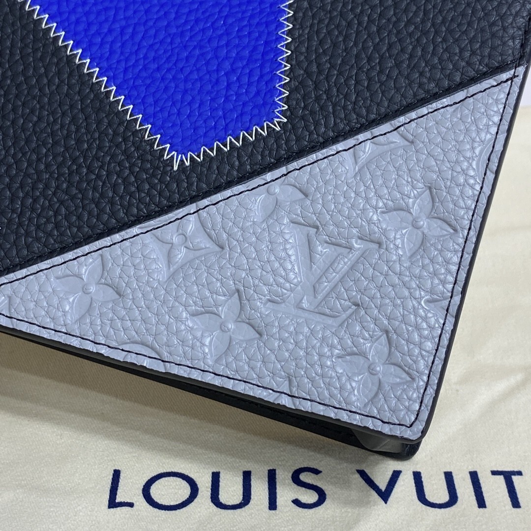 LV STANDING POUCH M81310 