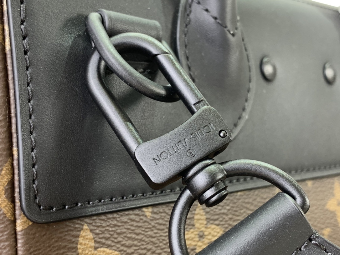 LV STEAMER m46953A