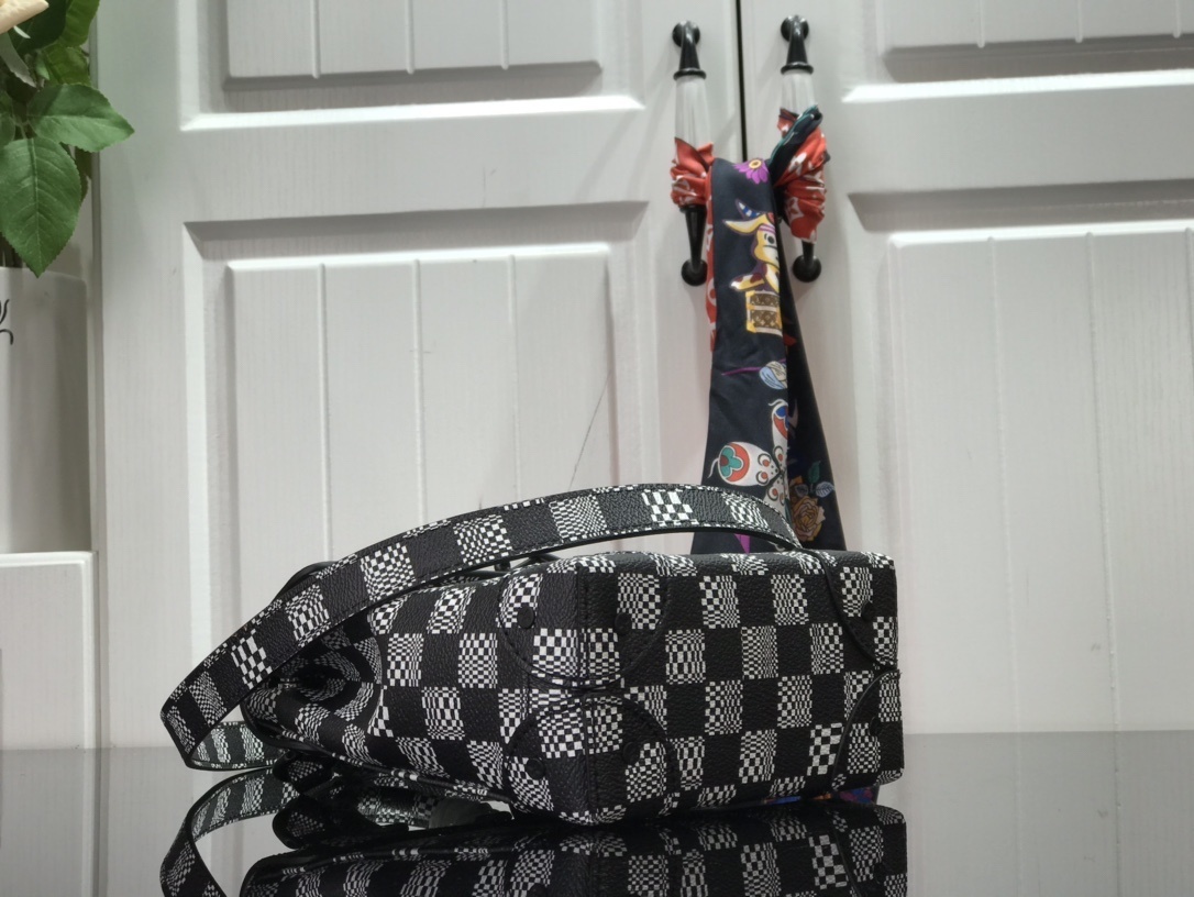 LV STEAMER XS N60453